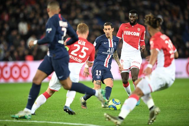 快船惨遭18分逆转！登卡空砍54分 近19战16败跌至西部倒数第二（快船遭18分大逆转！登卡轰54分仍无力回天 近19战16负跌至西部倒数第二）