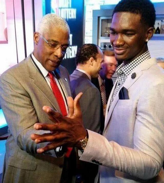 2025意大利足球盛典评最佳阵：劳塔罗领衔，国米5人入选（2025意大利足坛盛典最佳阵容出炉：劳塔罗领衔，国际米兰五将入选）