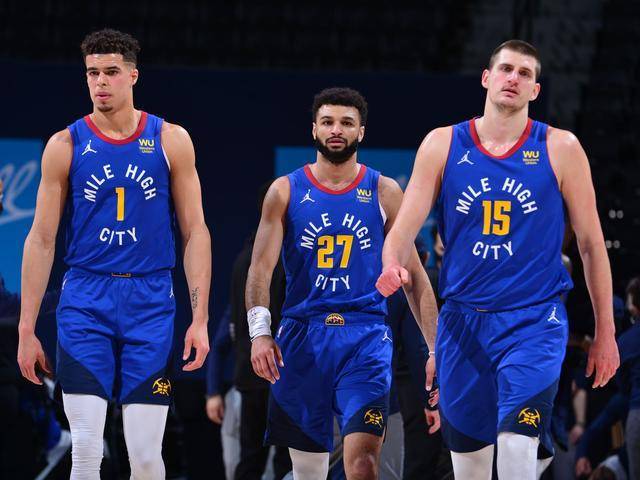 记者：尤文可能在冬窗拿洛卡特利和国米租借交换弗拉泰西（记者称尤文或在冬窗以洛卡特利与国米租借互换弗拉泰西）