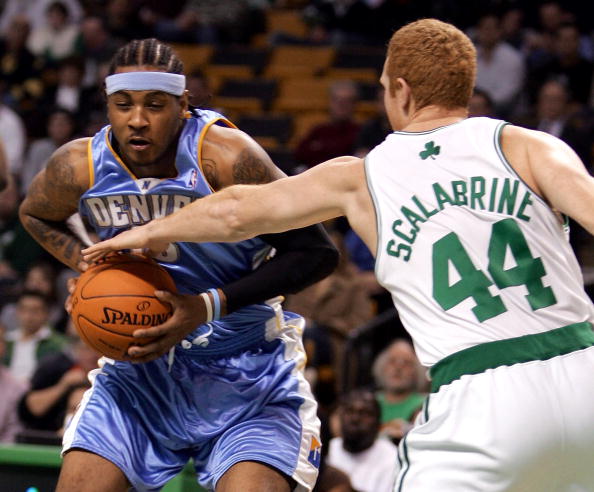 赵丽娜：走了70所学校，女孩踢球屈指可数；想让女孩踢球普及（赵丽娜：走访70所学校女足稀少，呼吁让女孩踢球更普及）