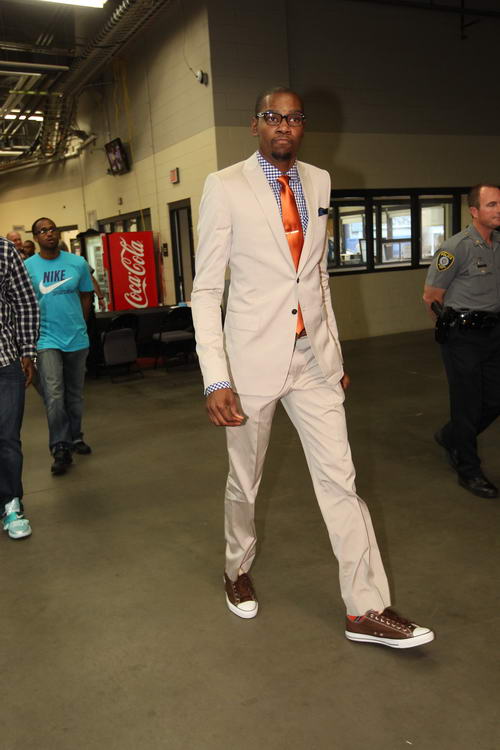 球棒收起来！Kanavi：大家打得很好，没有整顿纪律的必要（别敲打了！Kanavi：队伍表现出色，无需再整顿纪律）