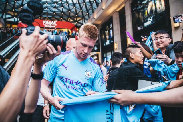 足球报：成都大概率与徐正源续两年，韦世豪续约，锋线会引援（足球报：成都预计与徐正源再签两年，韦世豪留队，锋线将引援补强）