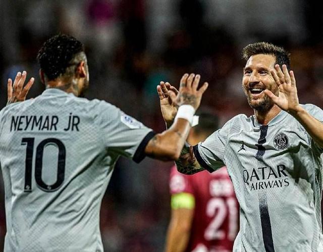 掘金：约基奇因手腕扭伤对阵太阳出战存疑（掘金中锋约基奇手腕扭伤，出战太阳成疑）