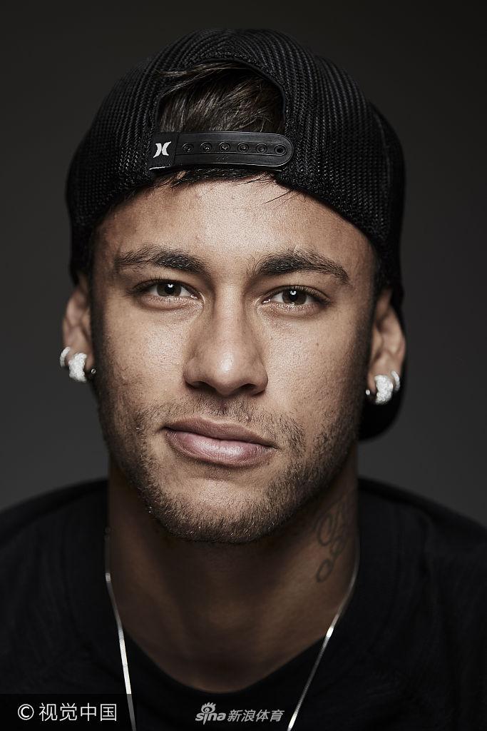 门将连续零封，稳定球队防线（门将连场零失球，稳固后防线）