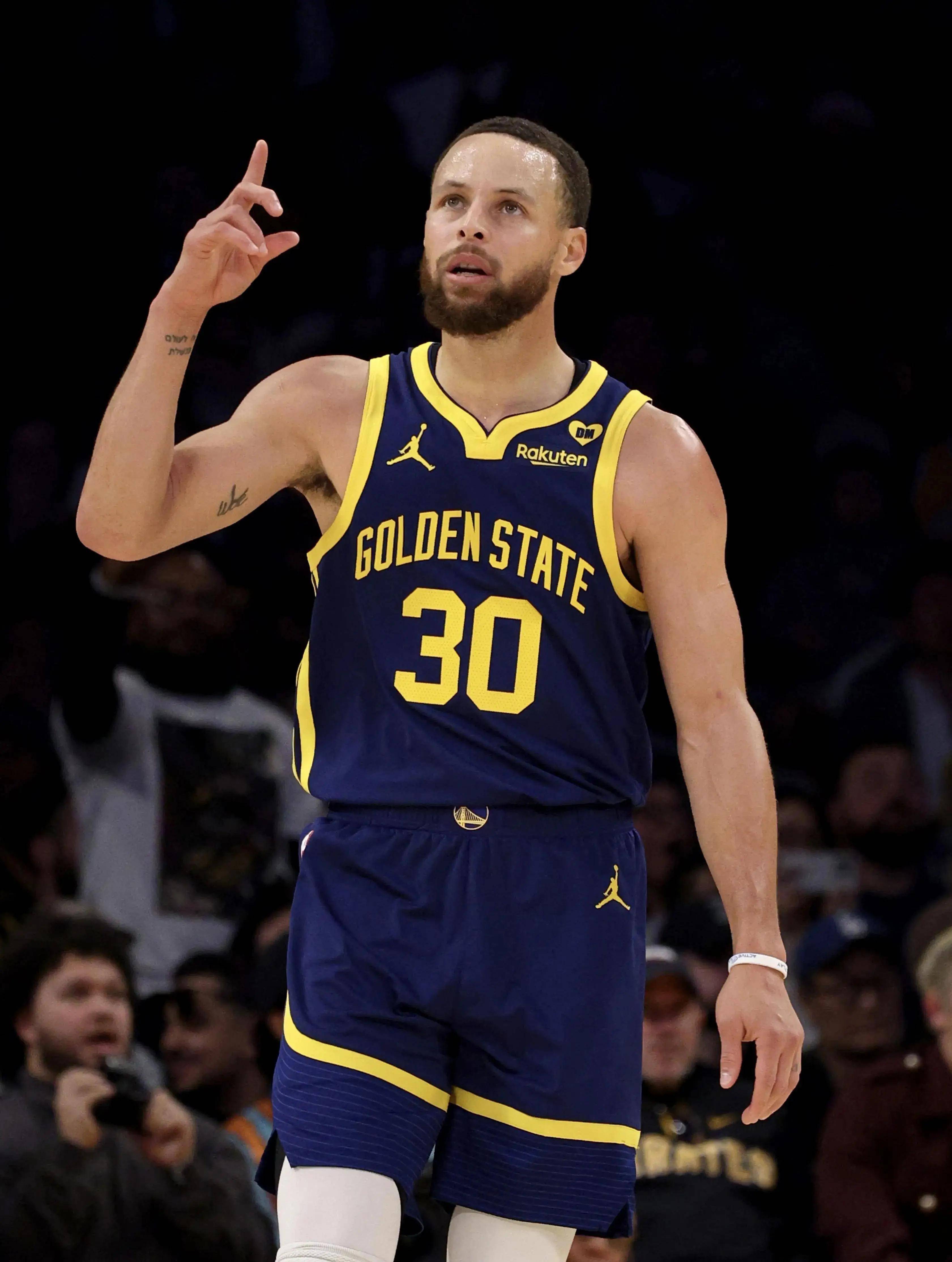 阿坎吉：齐沃很重视沟通和我们很亲近；希望世界杯对阵意大利（阿坎吉：齐沃注重沟通，与我们关系密切；盼世界杯碰上意大利）